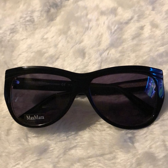 Max Mara Women’s Black Sunglasses. Authentic. - Picture 3 of 6